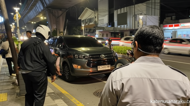 Dishub Angkut Mobil yang Parkir Liar saat Malam Minggu di Senopati-Gunawarman