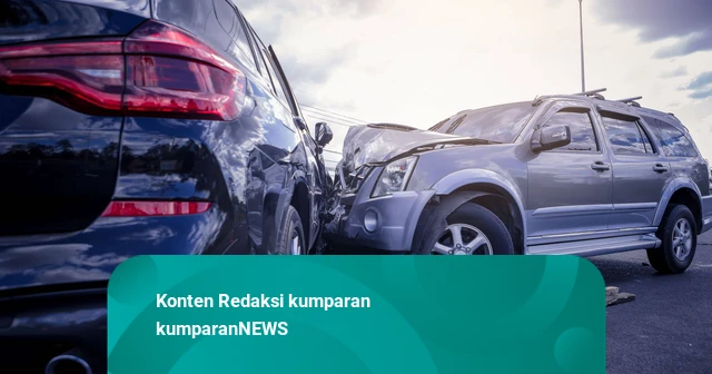 Facing Challenges: Tabrakan Beruntun di Tol Japek: Libatkan Mobil Listrik-Truk, 1 Orang Terluka