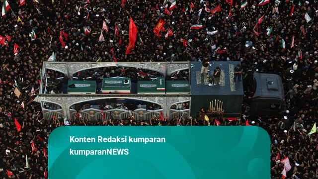 Historic Moment: Seruan Protes ke Amerika Bergema saat Peti Jenazah Ali Khamenei Tiba di Mashhad