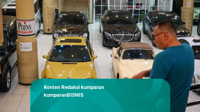 Foto: Ekonomi Makin Tidak Pasti – Warga Pilih Mobil Bekas daripada Beli Baru