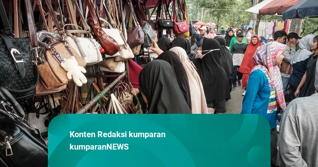 Foto: Car Free Day BKT Jadi Pusat Jual Beli di Akhir Pekan