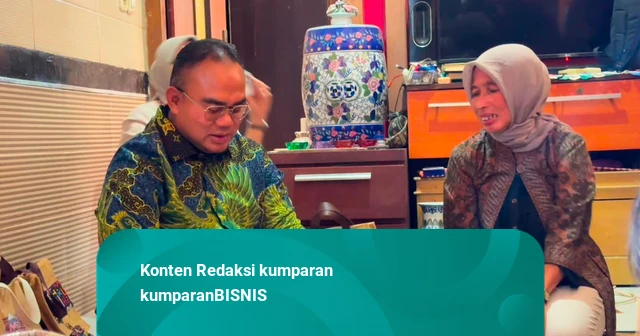 Kisah Nasabah Hidupi Lima Keluarga dengan Mesin Jahit Tua bersama PNM Mekaar