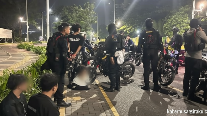 Patroli Polisi di Jakbar: Bubarkan Tawuran hingga Tangkap Remaja Bawa ‘Sinte’