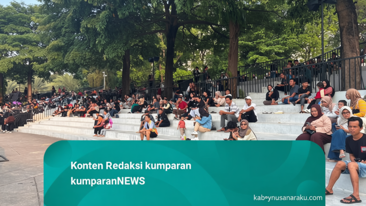 New Policy: Cerita Warga Rela Nobar Final Pildun di Lapangan Banteng: Besok Mungkin Ngantuk