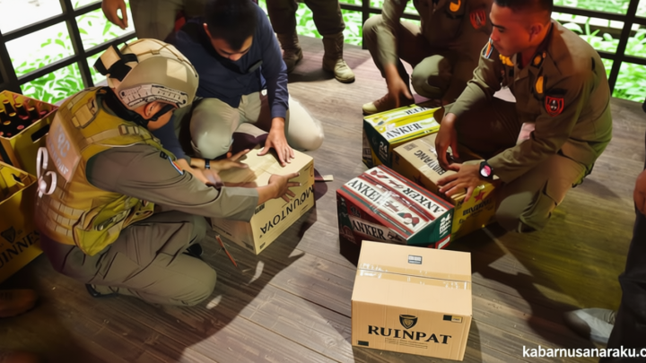 Ratusan Miras Ilegal Bak Es Teh Jumbo Digaruk Satpol PP Solo, Toko Ditutup