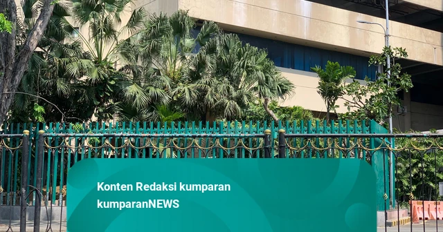 Pengelola Mal di Surabaya Patuhi Arahan Wali Kota Pendekkan Pagar Terpasang